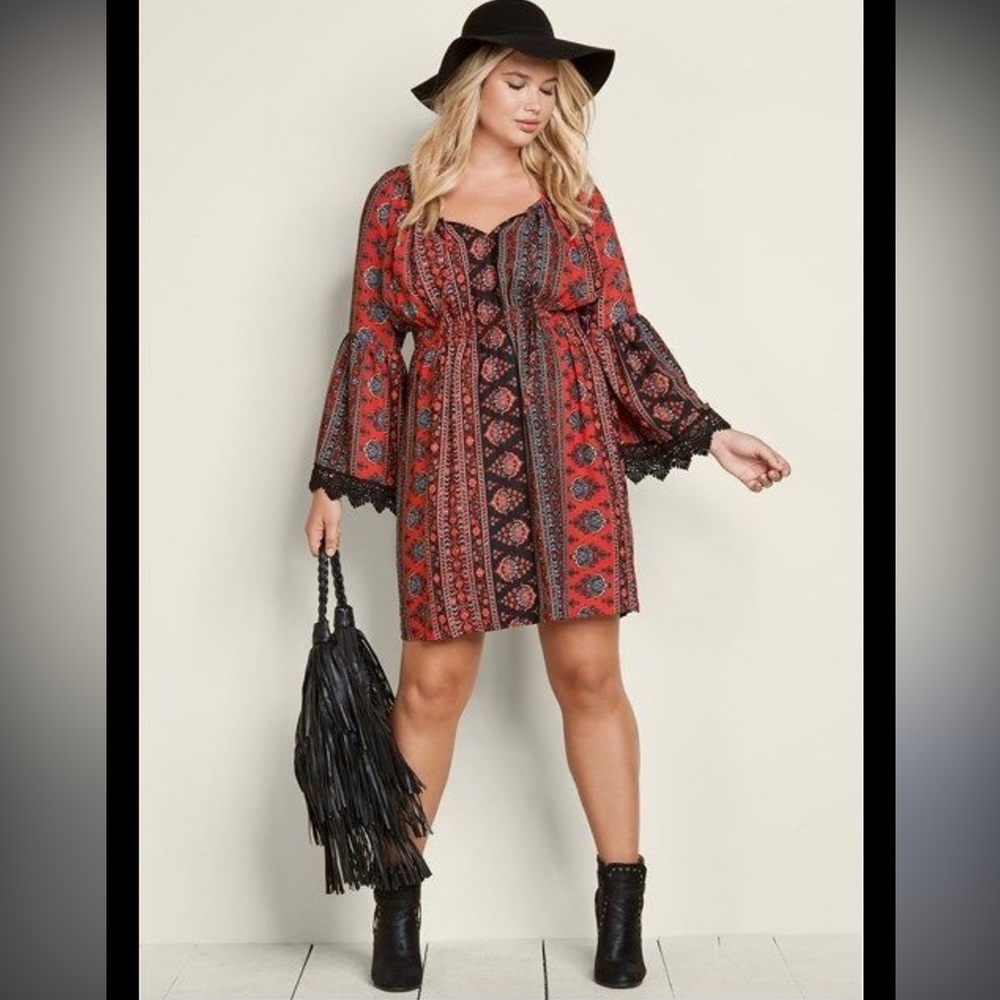 Venus Boho Dress Sz M Red & Black Lace Belle Sleeves